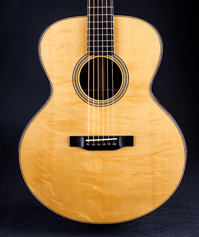 Love the curly bear claw top on this one! Nice old Italian.